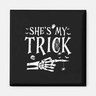 Ze is mijn truc Skeleton Hand Halloween kostuum co Magneet