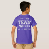 Ze is misschien klein, maar ze is Fierce-Paars T-shirt (Achterkant volledig)