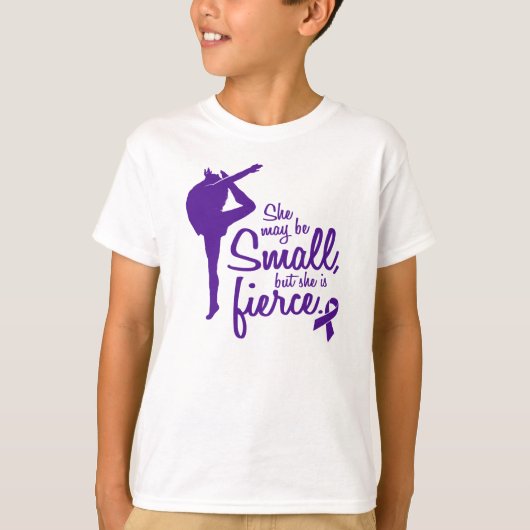 Ze is misschien klein, maar ze is Fierce. T-shirt (Voorkant)