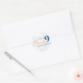 Ze is op Cloud 9 Minimalistische Bruidsdouche Ronde Sticker (Envelop)