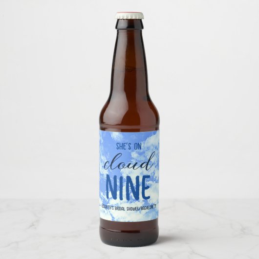 Ze is op de cloud negen! Vrijgezellenfeest/Bachelo Bier Etiket (Voorkant)