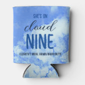 Ze is op de cloud negen! Vrijgezellenfeest/Bachelo Blikjeskoeler (Voorkant)