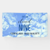 Ze is op de cloud negen! Vrijgezellenfeest/Bachelo Spandoek (Horizontaal)