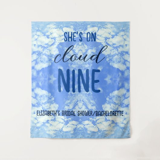 Ze is op de cloud negen! Vrijgezellenfeest/Bachelo Wandkleed (Voorkant)