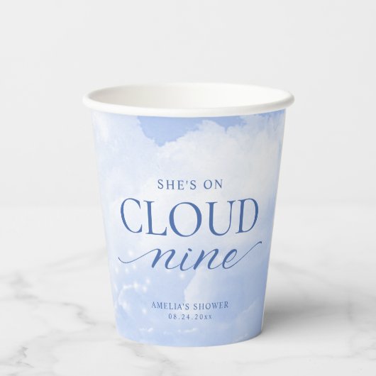 Ze is op wolk negen blauwe bruids douche papieren bekers (Achterkant)
