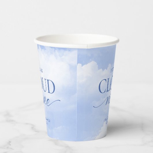 Ze is op wolk negen blauwe bruids douche papieren bekers (Rechts)