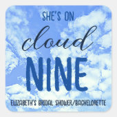 Ze is op wolk negen! Bruidsfeest/Avond voor de bru Vierkante Sticker (Voorkant)