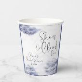 Ze is op wolk negen   papieren bekers (Voorkant)