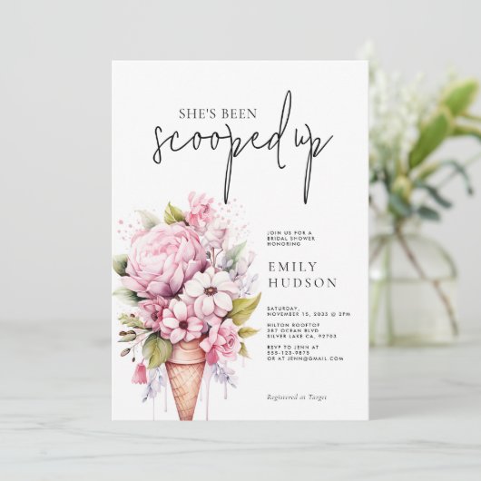 Ze is opgeslokt in de Bridal Shower-uitnodiging Kaart (Staand voorkant)