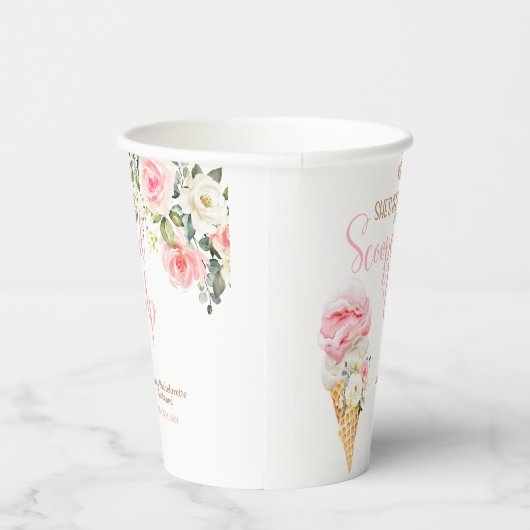 Ze is opgeslokt in feestbekertjes papieren bekers (Rechts)