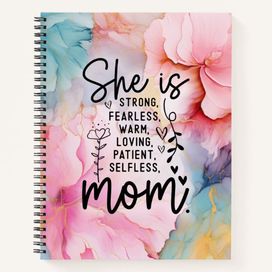 Ze is sterk en onverschrokken warm... Mom Journal Notitieboek (Voorkant)
