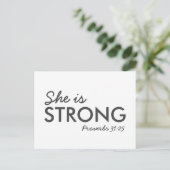Ze is sterk | Proverbs 31:25 Christelijk geloof Briefkaart (Staand voorkant)