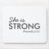 Ze is sterk | Proverbs 31:25 Christelijk geloof Muismat (Voorkant)