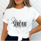 Ze is sterk Spreuken 31:25 T-shirt