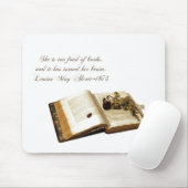 "Ze is te gek op boeken" — Quote/Old book+Roos Muismat (Met muis)