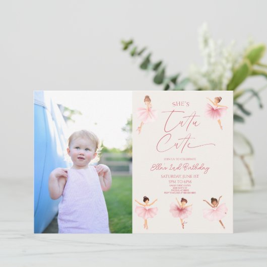 Ze is Tutu Schattigee Ballerina Foto 2e Verjaardag Kaart (Staand voorkant)