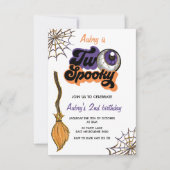 Ze is twee griezelige tweede verjaardag Halloween Kaart (Voorkant)