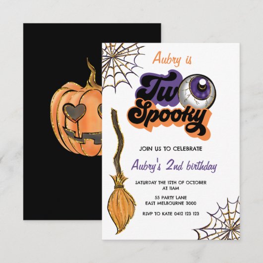 Ze is twee griezelige tweede verjaardag Halloween Kaart (Voorkant / Achterkant)