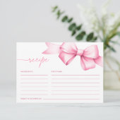 Ze is Tying the Knot Pink Bow Shower Recept Informatiekaartje (Staand voorkant)