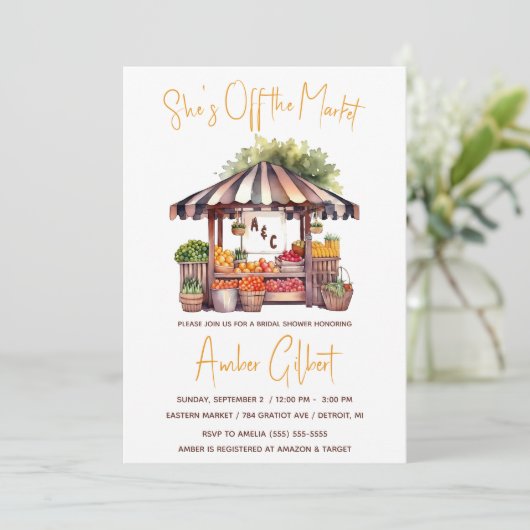 Ze is van de markt Bridal Shower uitnodiging (Staand voorkant)