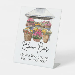 Ze is van de markt Floral Elegant Script Bloom Bar Reclamebord Met Voetstuk