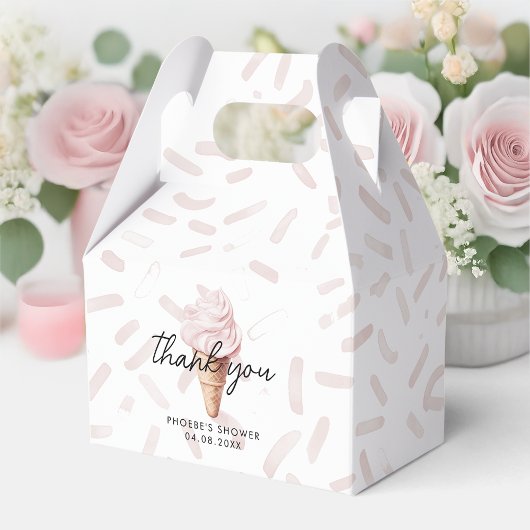 Ze is weggeschept Aardbeien Douche Gevelspits Bedankdoosjes