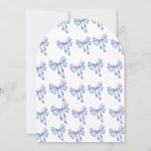 Ze Knoopt de Knoop  blauwe strik Bruidsmeisjesfees Kaart (Achterkant)