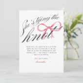 Ze Knoopt de Knoop Boog Coquette Bruidsontbijt Bedankkaart (Staand voorkant)