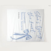 Ze knoopt de knoop door | Vrijgezellenfeest achter Wandkleed (Voorkant (horizontaal))