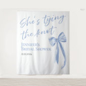 Ze knoopt de knoop door | Vrijgezellenfeest achter Wandkleed (Voorkant)