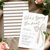 Ze knoopt de knoop door | White Bow-Vrijgezellenfe Kaart