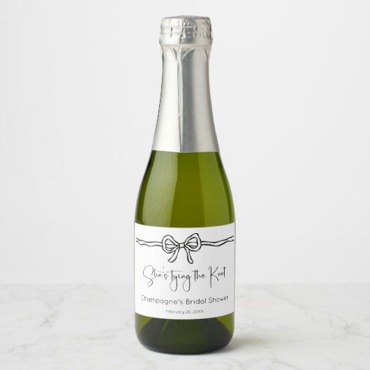 Ze Knoopt De Knoop Modern Script Bruidsfeest Sparkling Wijnetiket (Voorkant)