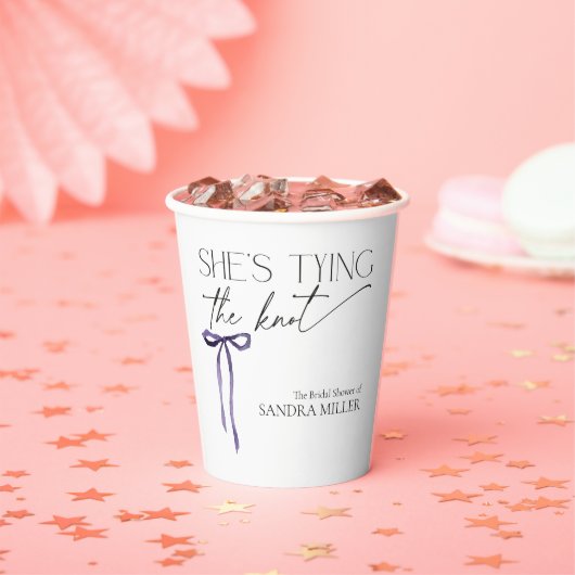 Ze Knoopt de Knoop Paarse Strik Bruidsdouche Papieren Bekers (Insitu)