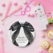 Ze knoopt de knoop zwarte strik Bruidsmeisjesfeest Papieren Bordje (Feest)