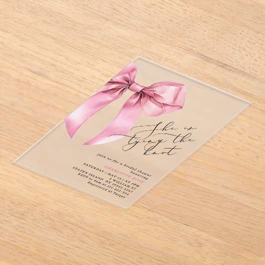 Ze knoopt het Pink Bow-Vrijgezellenfeest Acryl Uitnodigingen (Laagn)