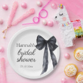 Ze knoopte de knoop Zwarte strik Elegante bruidsdo Papieren Bordje (Feest)