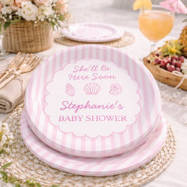 Ze komt hier gauw Roze Zeeschelpen Baby Shower Papieren Bordje
