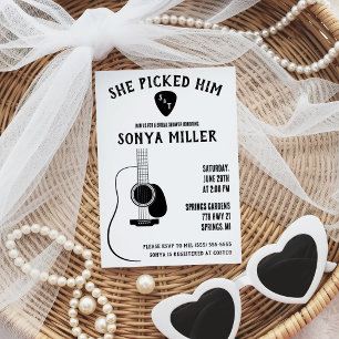 Ze koos hem! Gitaar en plectrum bruidsuitnodiging Kaart