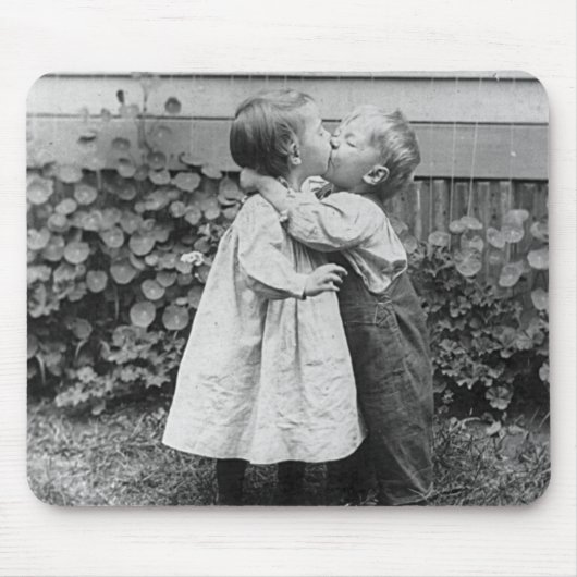 Ze krijgt de penny, hij krijgt de kus muismat (Voorkant)