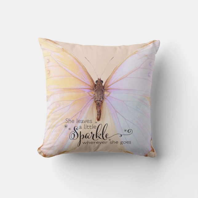 Ze laat een klein Sierkussen vlinder achter (Voorkant)