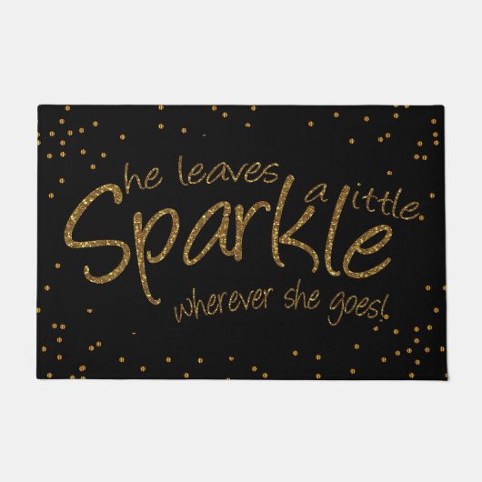 Ze laat een kleine mug achter deurmat (Voorkant)