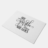 Ze laat een kleine vonk achter  deurmat (Schuin)