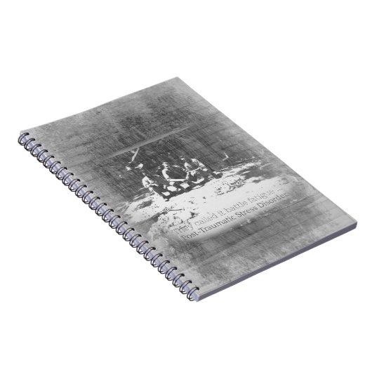 Ze noemden het Battle Fatigue PTSD Awareness Notitieboek (Rechterzijde)