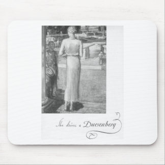 Ze rijdt een Duesenberg Muismat