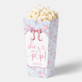 Ze staat op het punt om Pink Bow Baby shower Popco Bedankdoosjes (Popped)