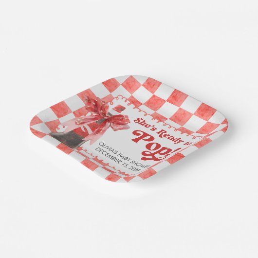 Ze staat op springen Baby Shower Papieren Bordje (Gebogen)