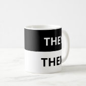 Ze/Them Pronouns Black & White Classic Mok (Voorkant rechts)