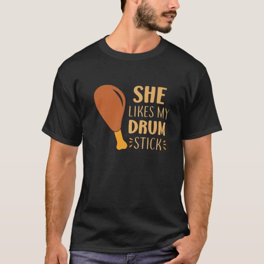 Ze vindt mijn drumstok leuk grappig koppel dat ove t-shirt (Voorkant)