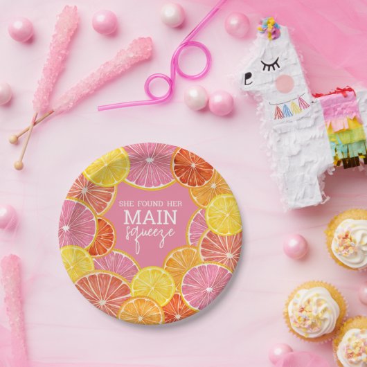 Ze vond haar belangrijkste knuffel bruidsfeest papieren bordje (Feest)