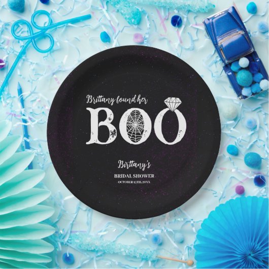 Ze vond haar Boo Zwarte Halloween Bruidsmeisjesfee Papieren Bordje (Feest)